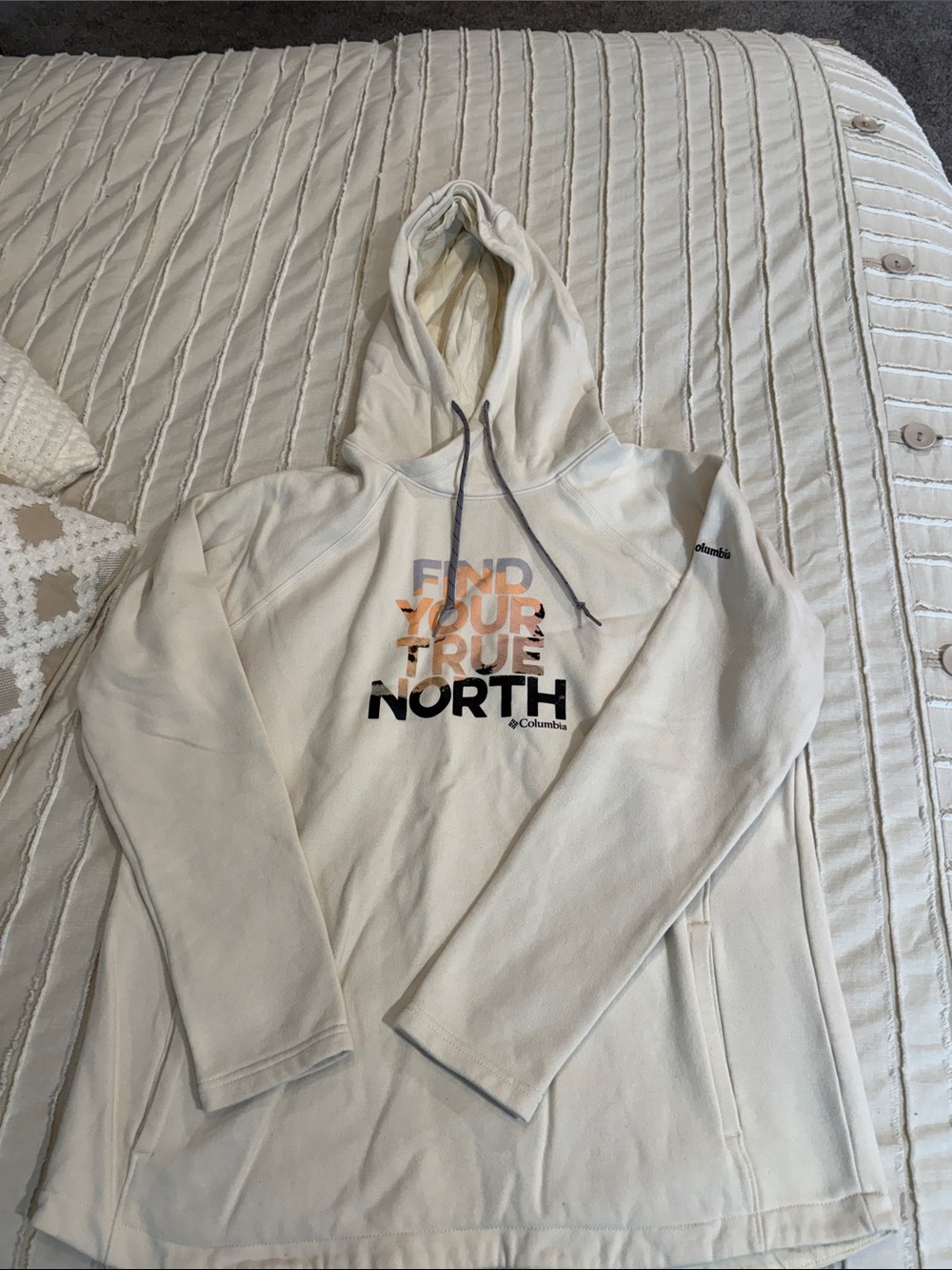 Columbia women’s Cream 'Find Your True North' Pullover Hoodie